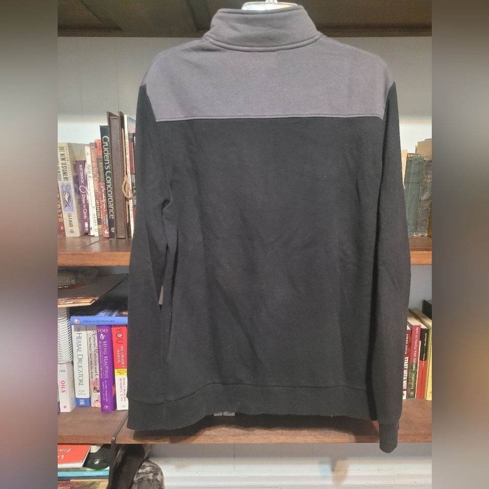 Calvin Klein 2 tone half zip pullover. Men's medium - Picture 2 of 4